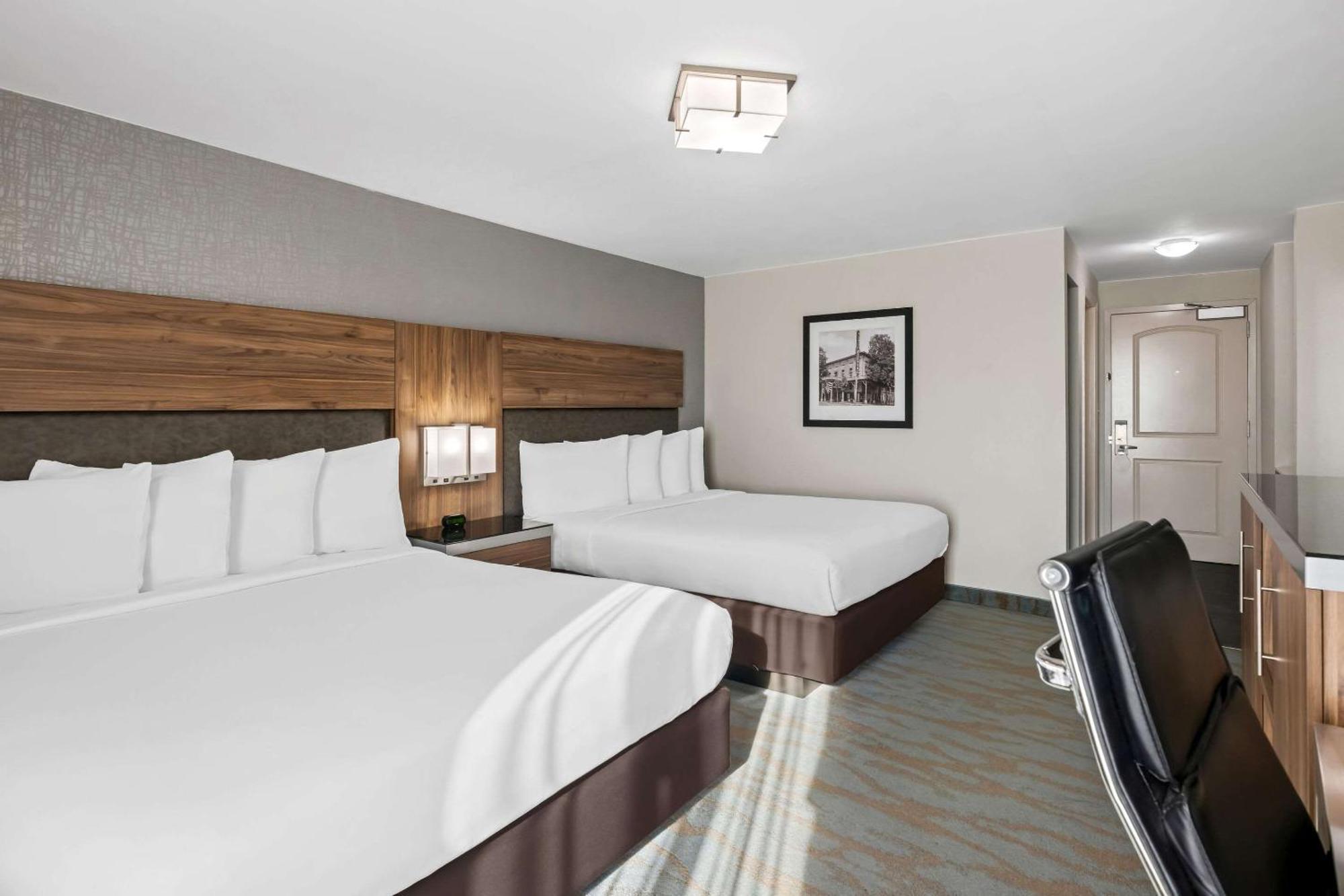 The Penn Stroud, Stroudsburg - Poconos, Ascend Hotel Collection Екстер'єр фото